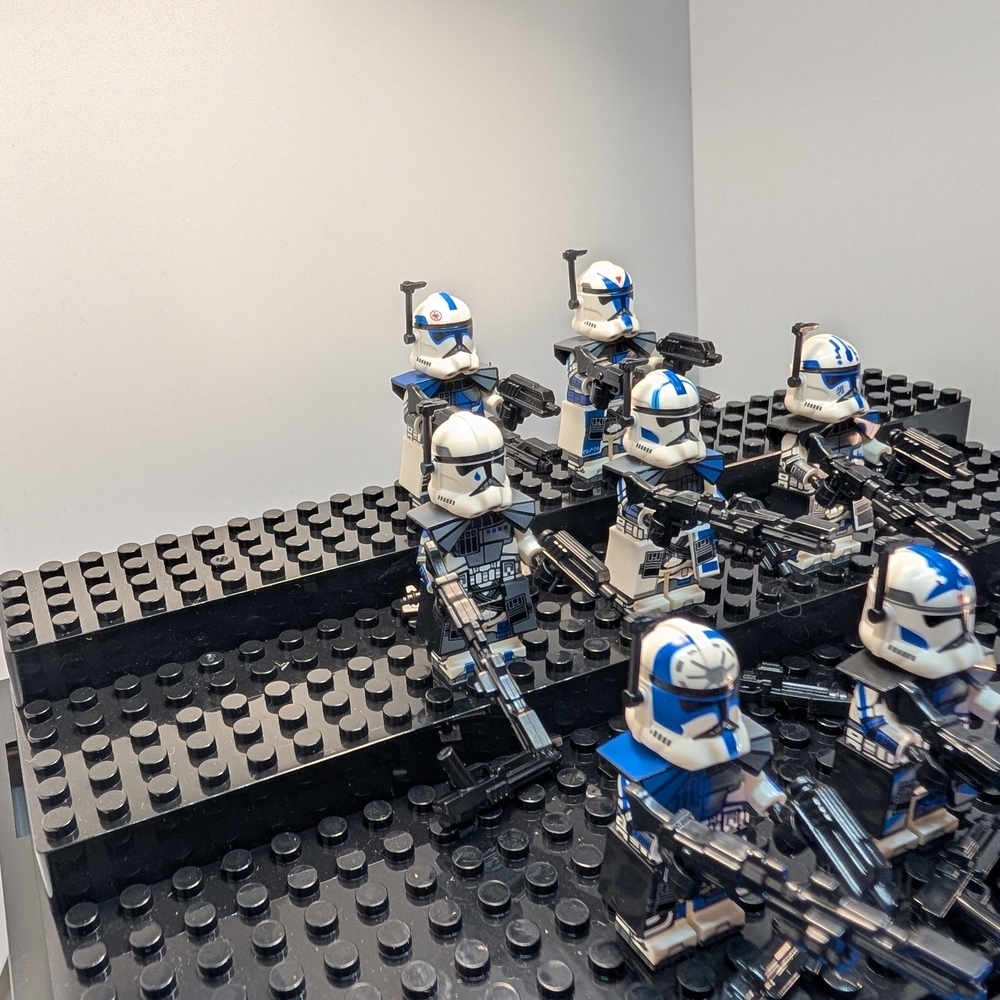 8 Minifigures- Star Wars 501st Legion Torrent Company Bundle Building Block Toy - Picture 6 of 9